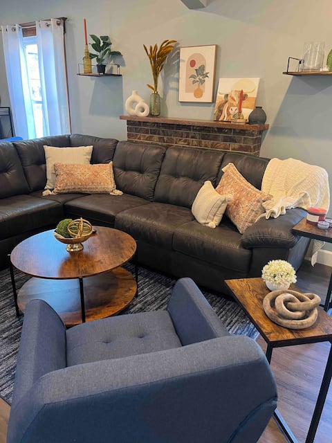 Northern Nights: Downtown House, Private Parking