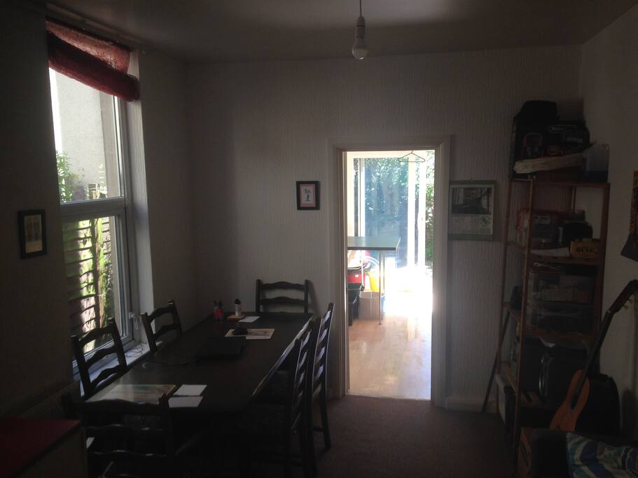 Living room with pull-out sofa