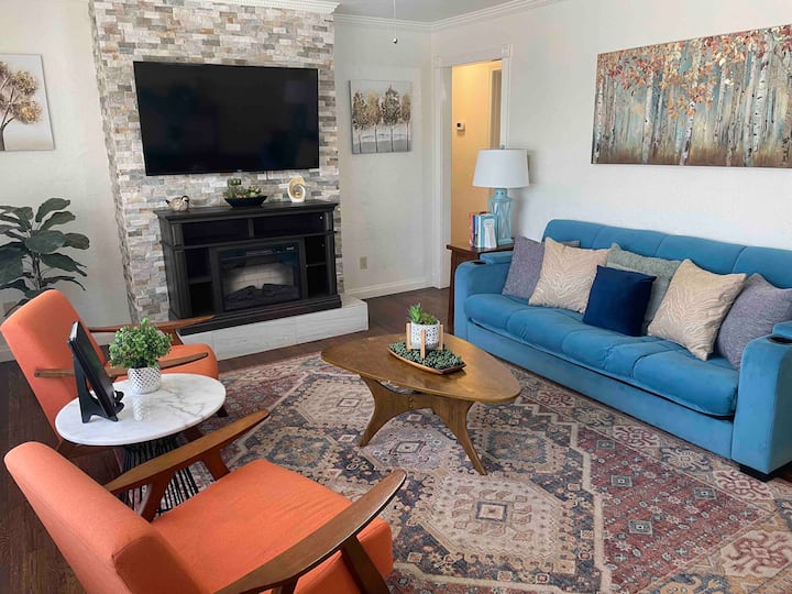 ⭐ Renovated 3bd/2ba W/ Sunroom ⭐ Near I-40 - Amarillo, TX