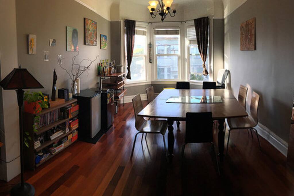 Access to the dining room, with kegarator!
