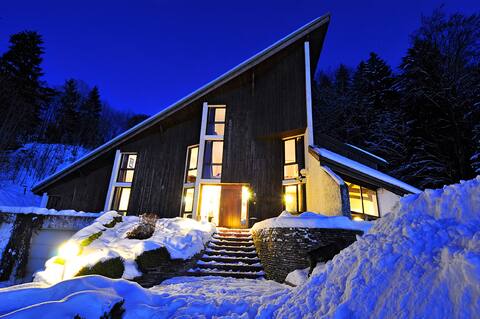 apartment of 150 m² for 12 to 15 people