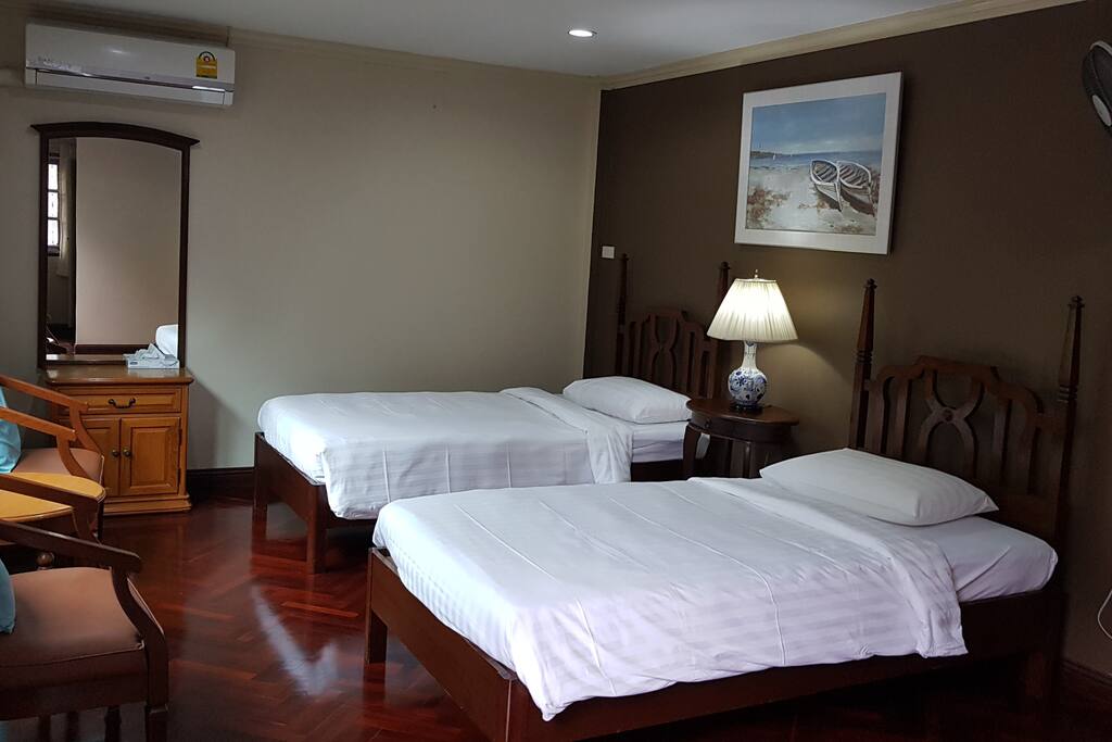 Bedroom#1 Our spacious twin bedroom with ensuit bathroom