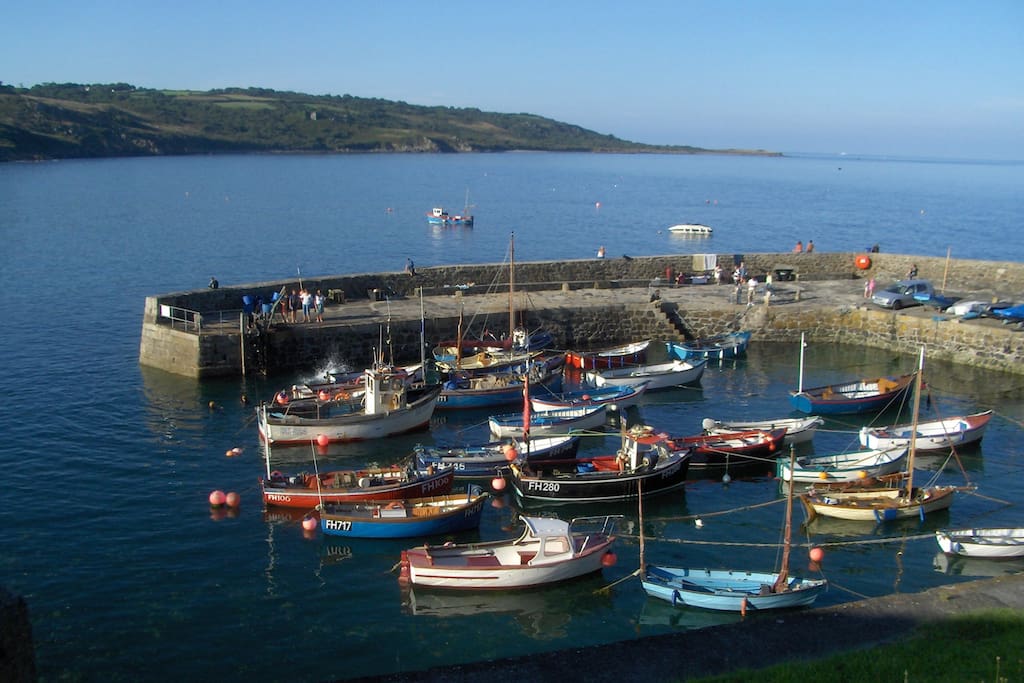 Coverack harbour