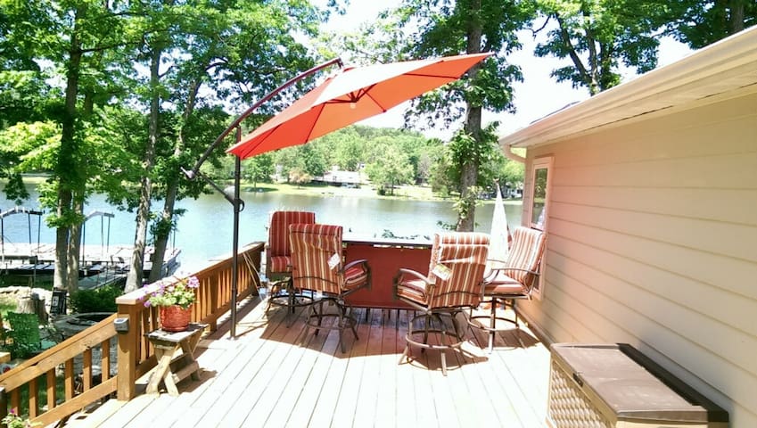 Nicks Place- Cozy Lake House near Six Flags STL