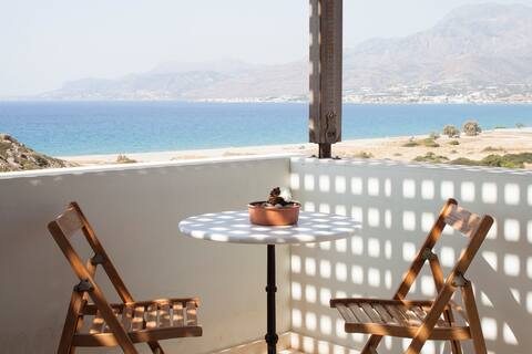 Aeolus 5 bedroom villa, pool, sea view, Wifi