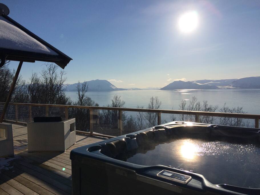 Jacuzzi for rent, ask for the price.