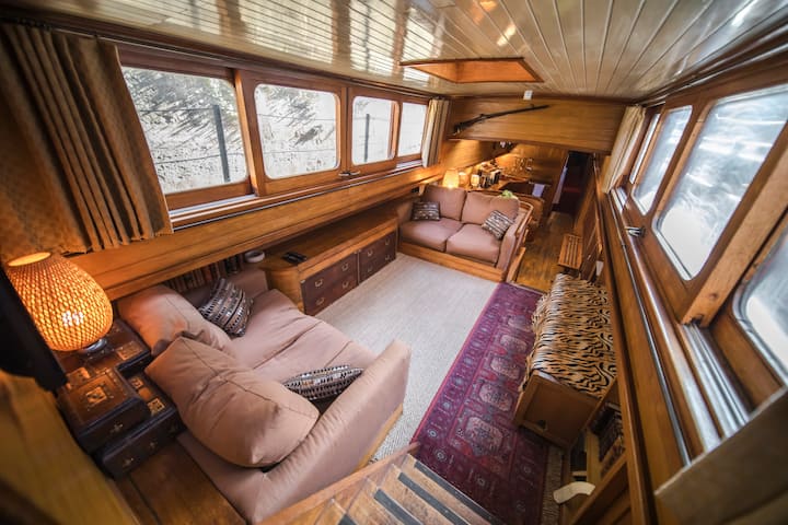 25 Best Airbnb Houseboat Rentals In Paris - Updated 2023 | Trip101