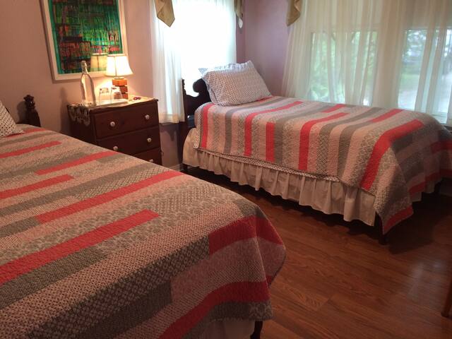 comfy 1br private bath in South Austin
