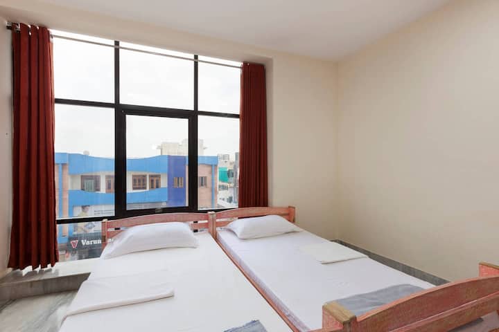 Ideal Room for Family+Kids+WiFi+A.C+Breakfast