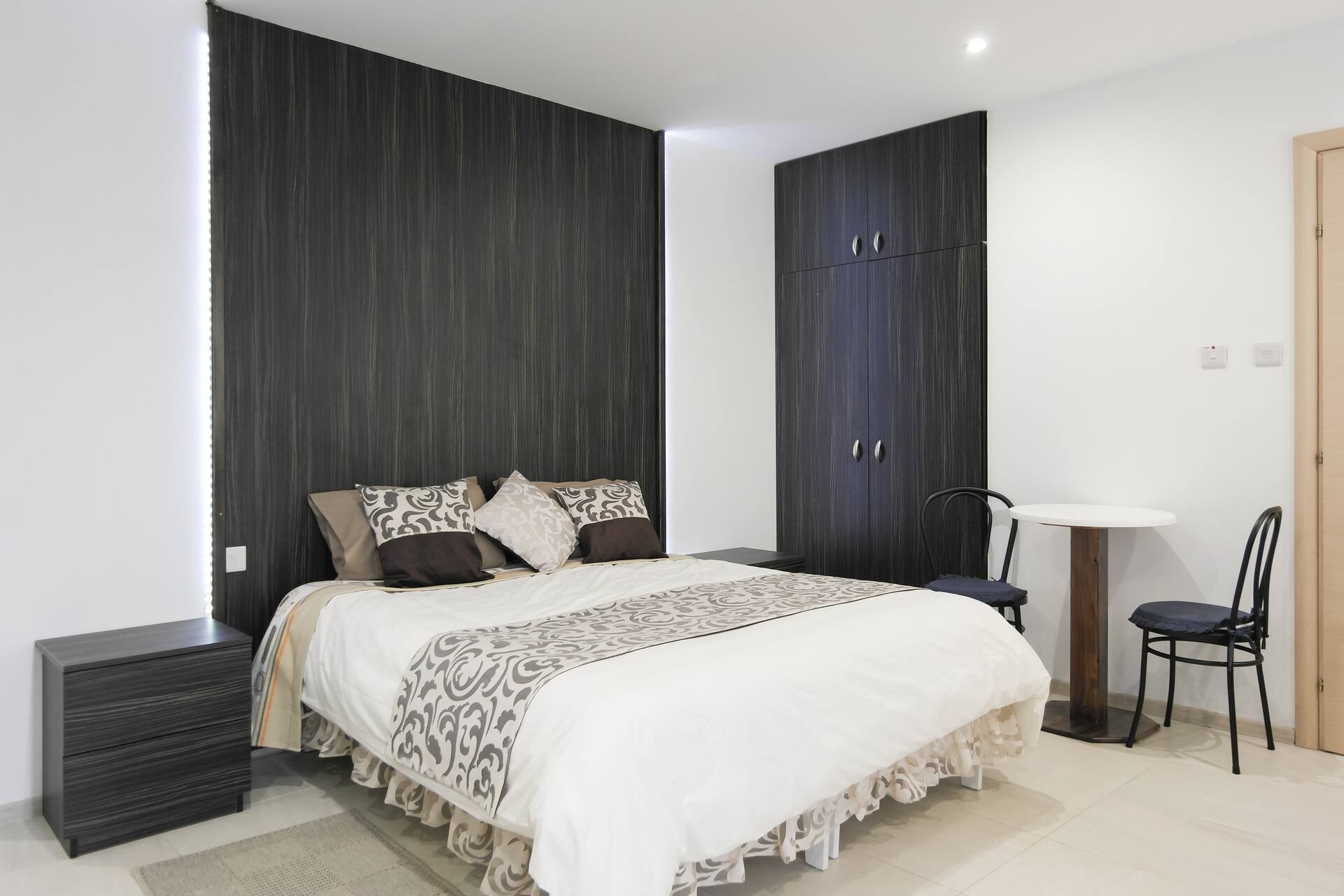 Studio Apartment with Terrace @ Estrella Lodging