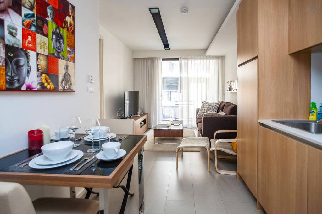 Open plan lounge & kitchen diner.