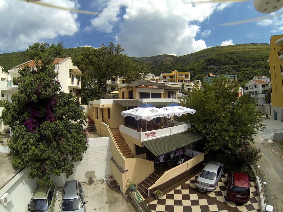 View fview of the house from dron.