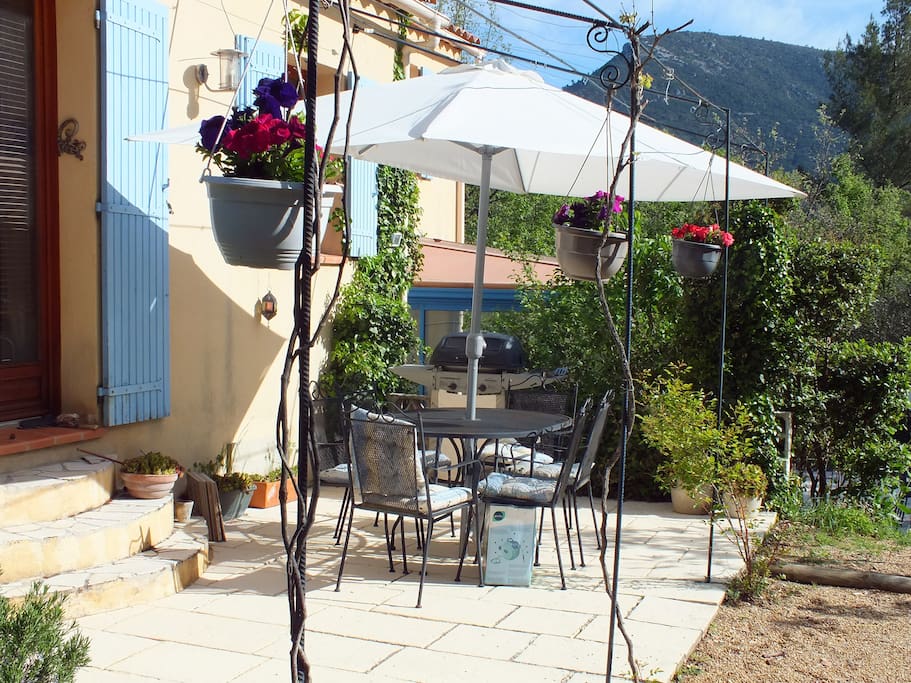 Your private patio in full sun