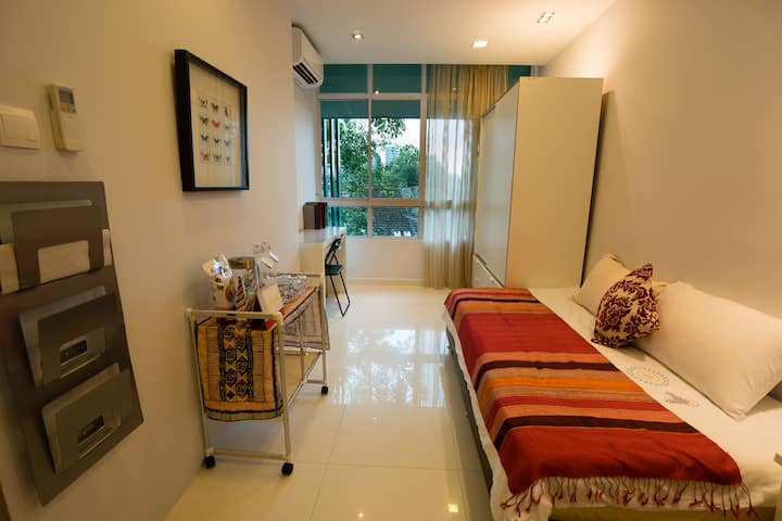 Hvir1-holland Village Condo, 1 Min Away From Mrt - Singapore