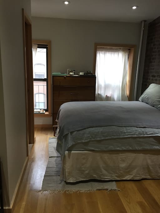 bedroom, windows