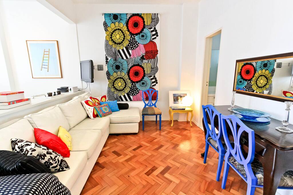 Comfortable living room with a cool decor, mix of vintage and new furniture