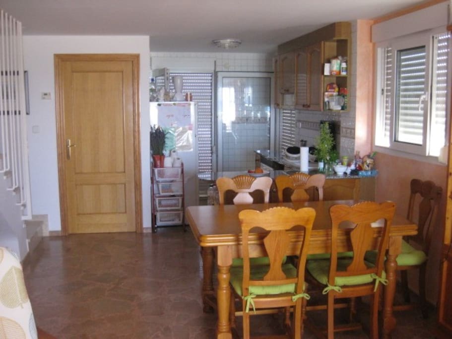 Open plan kitchen and diner