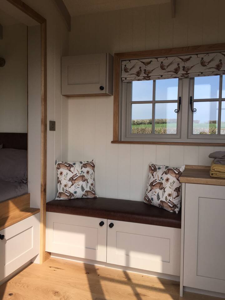 Secluded Luxury Shepherd Hut, North Devon Coast - Bideford