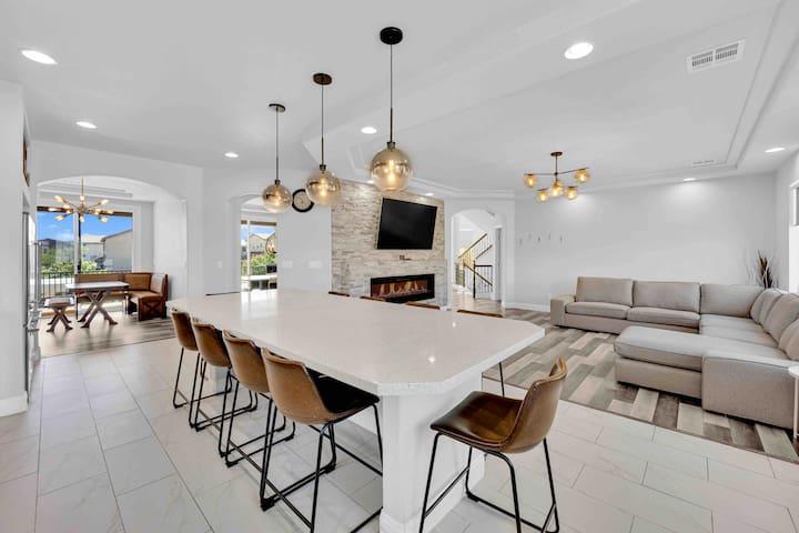 50% OFF Monthly | 5 bed 4.5 bath | Pet – Friendly