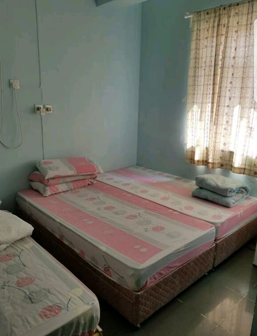 3 bed room