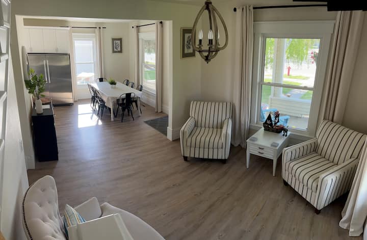 A Completely Revamped House In A Central Location. - Icelandic State Park, Cavalier