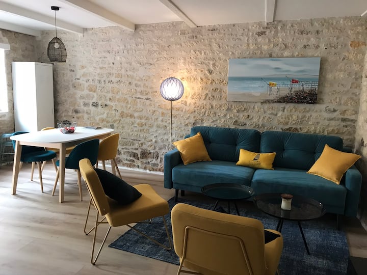 Petite Maison En Pierre Au Centre De St-pierre - Île d'Aix