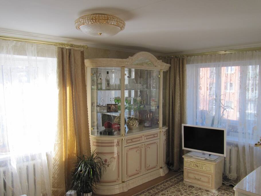 Комната ( итальянская мебель)
