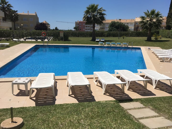 Like-home Apt Praia Mar Vilamoura,piscina e jardim