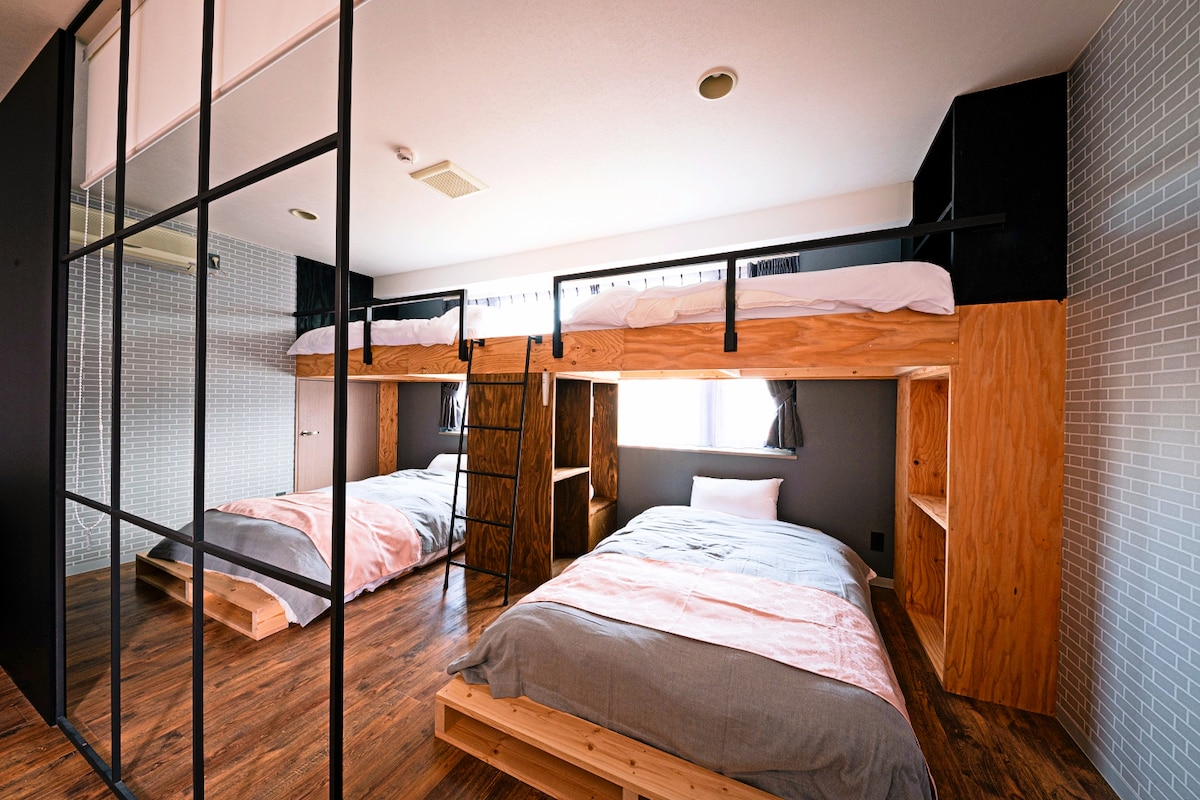 בבקשה תנוחו טוב במיטה נוחה 快適なベッドでゆっくりお休みください☆