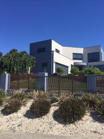 Madsen Retreat Whole First Floor Suite gallery image 2