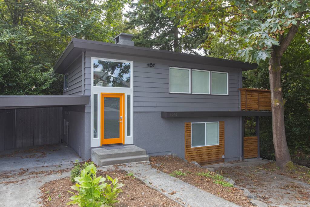Sharp modern architecture under the trees, 10 miles north of downtown Seattle.