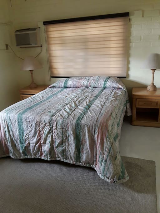 recamara principal con cama QS