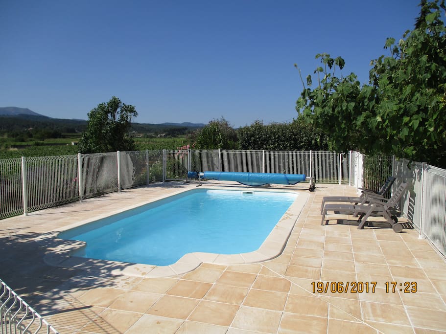Vue Piscine privative.