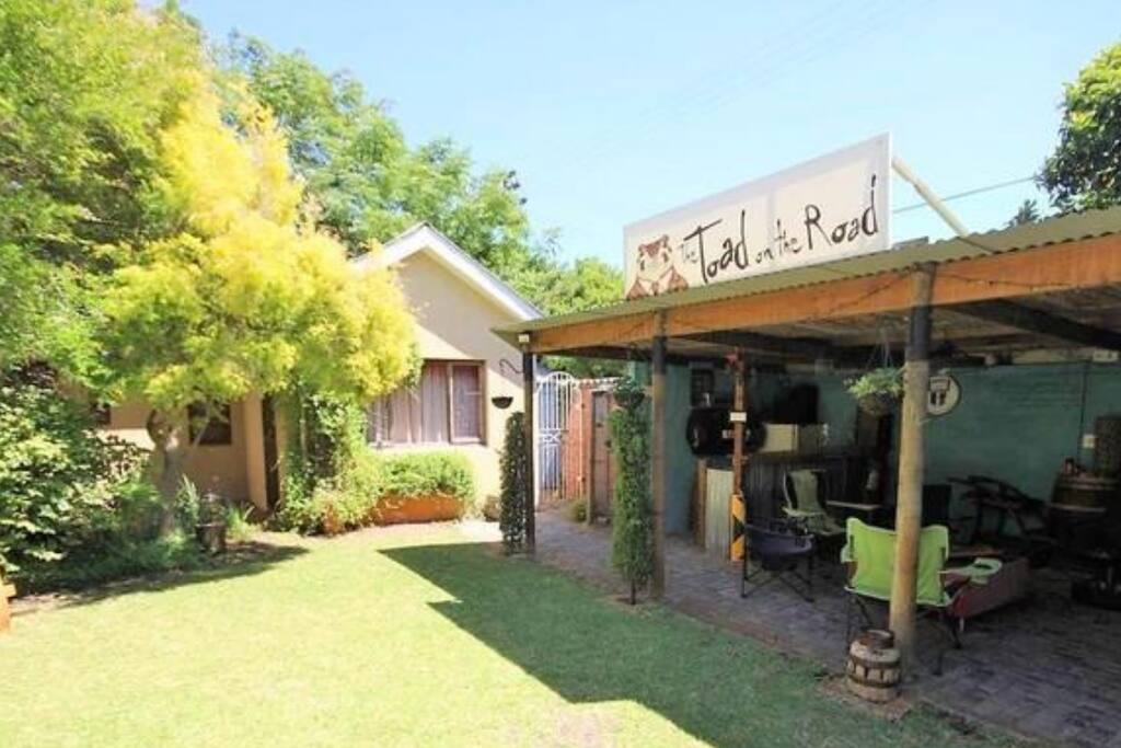 Cottage in front-middle with the bar area to relax on the right