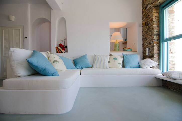 Magganari View Villa gallery image 4