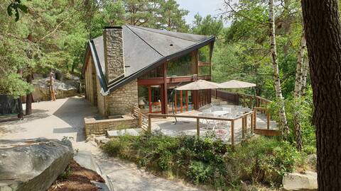 Large House in Fontainebleau Forest and Rocks