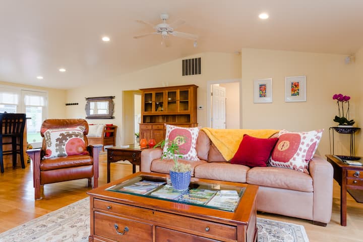 This is your Sonoma Wine Country living Room.

 Perfect for enjoying the many wines the Sonoma Valley has to offer with your family and friends.

There's also the roku TV and the connection to Netflix, Amazon prime and many other streaming services.