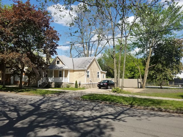 Downtown Grand Rapids Cottage Bungalow