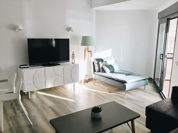 Deluxe Beachfront Apartment At The Marina - Ojén