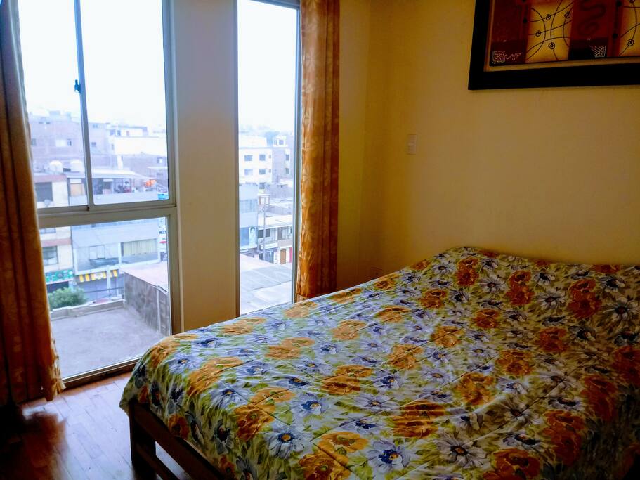 Dormitorio con excelente vista
