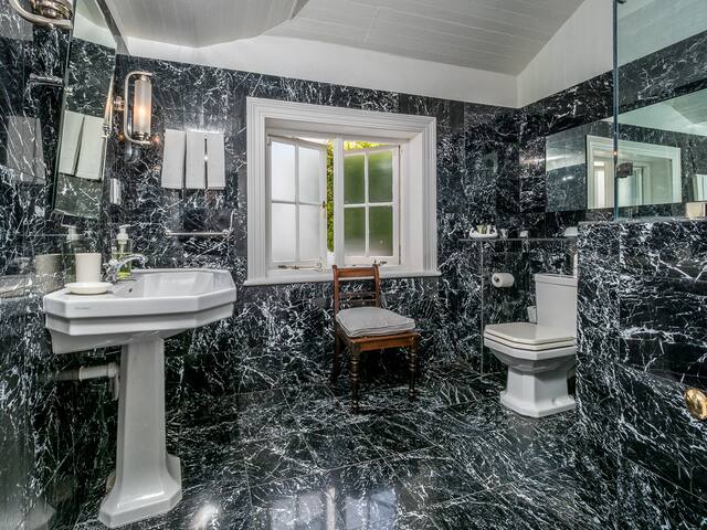 2 Bedroomed Apartment in Historical Home gallery image 5