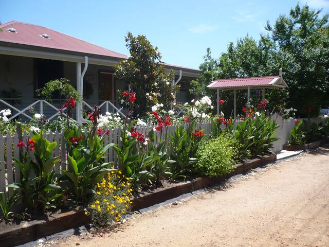 Country Style B&B - Blue Room