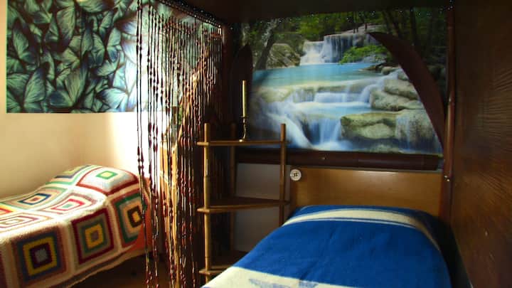 La chambre avec 2 lits simple