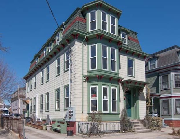 Clean accommodation Room 2 W/xtra virus protection