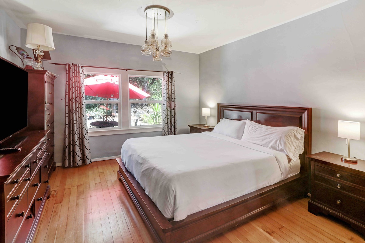 Sonoma Farmhouse — view 5