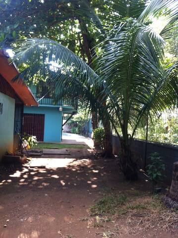 **Coco's Beach House/Private Pool/24/7 Security**