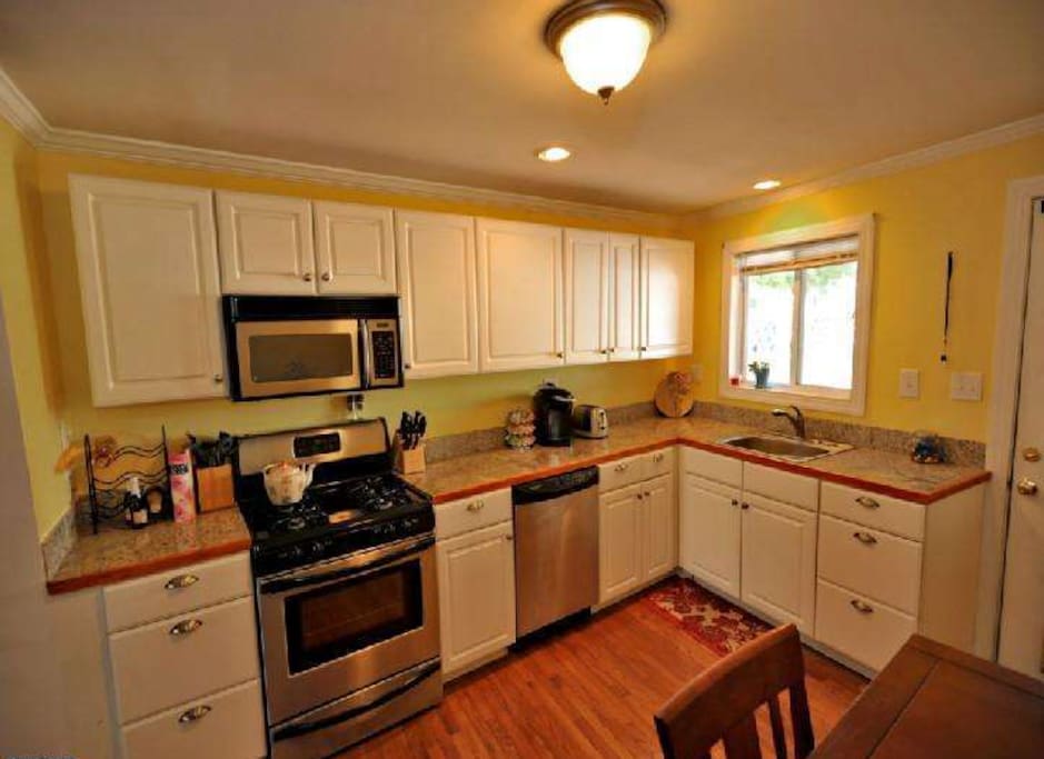 Kitchen, feel free to use.