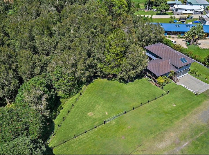 Idyllic coastal family holiday house pets Houses for Rent in