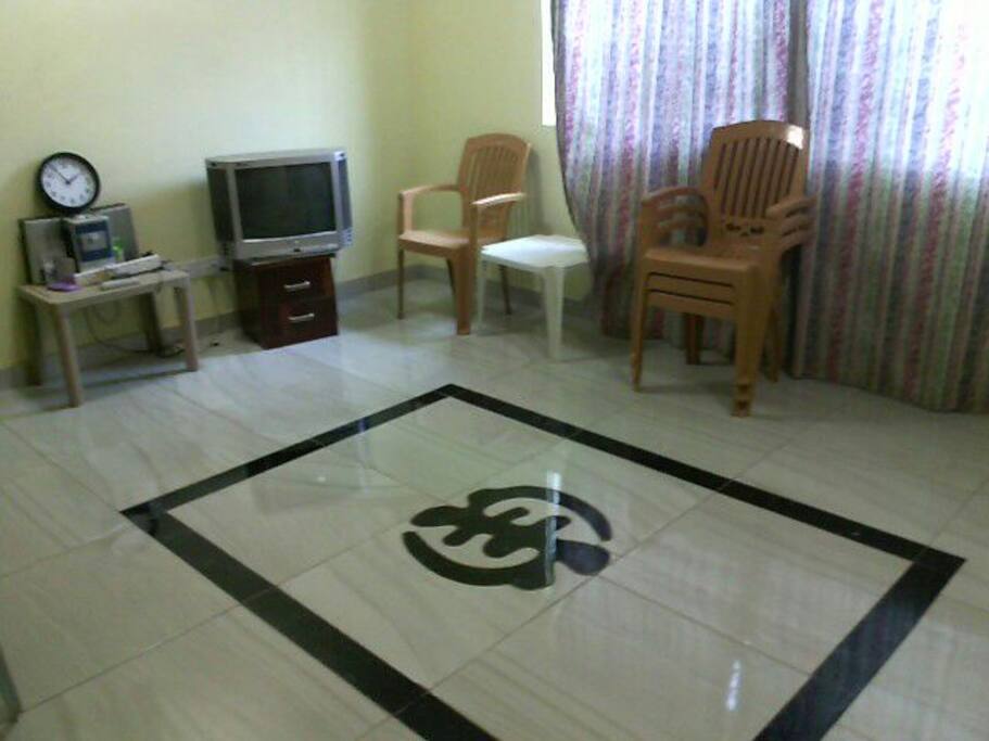 Spacious living room