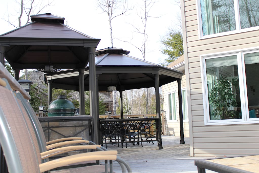 Back yard Grilling Station and Outdoor Dining Area